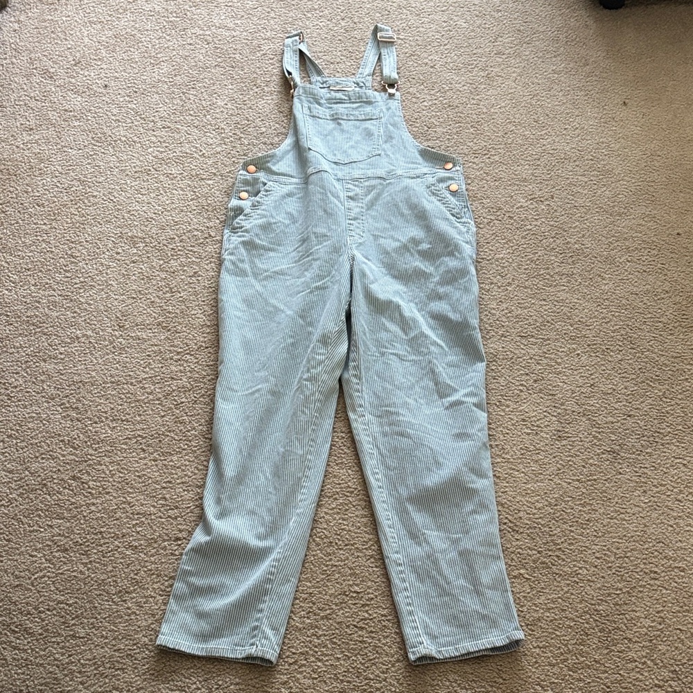 Universal Thread Women's Light Blue Striped Denim Overalls size women’s 8